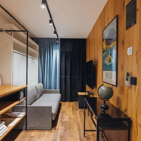 Glamping By One66 مكان تخييم *