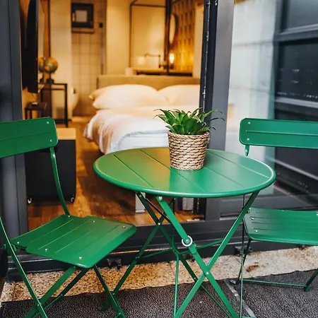 Kemp Glamping By One66 *