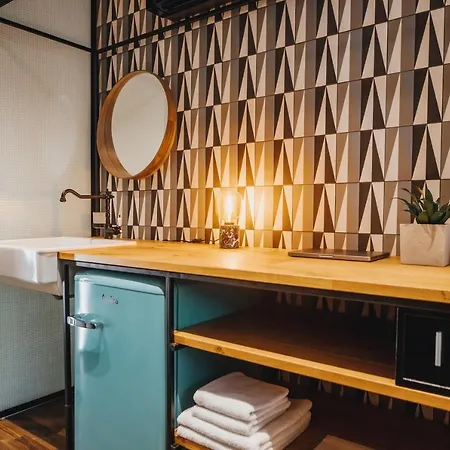 Kamp Glamping By One66