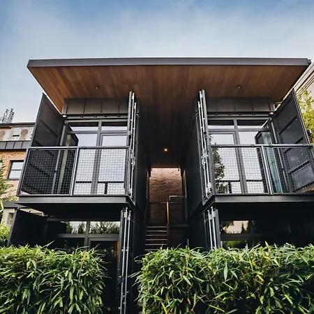 Kamp Glamping By One66